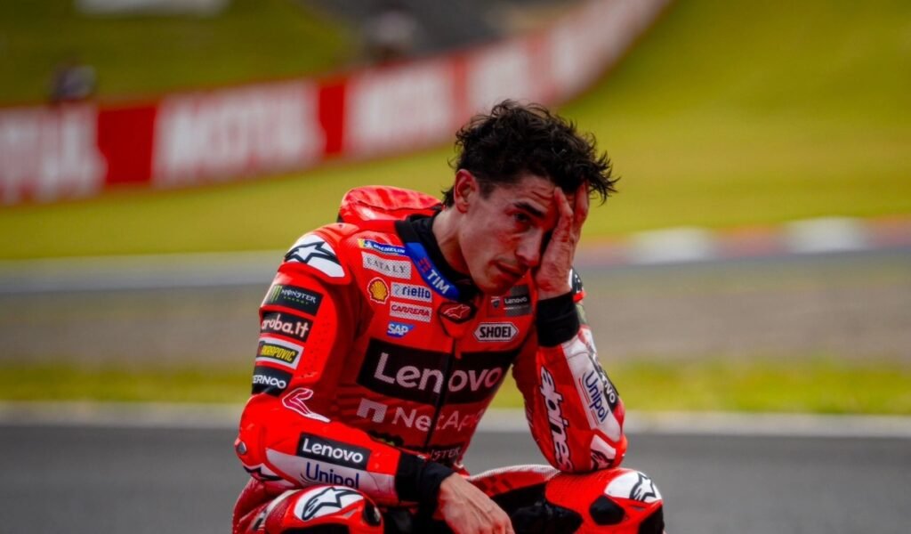 Mark Marquez Juara Dunia Dini, Fans Rosi Gigit Jari Karena …